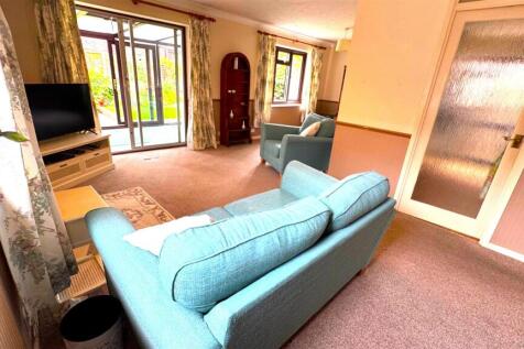 Lounge 91).jpg