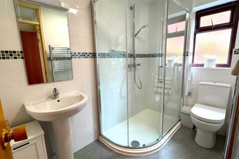 Shower Room.jpg