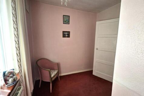 Bedroom 3 (3).jpg