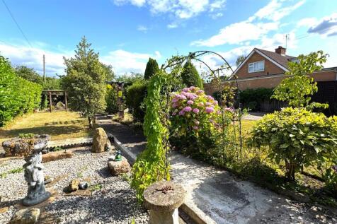 Front Garden (1).jpg