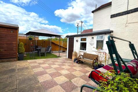 Rear Garden (5).jpg