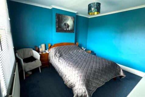Bedroom One (1).jpg