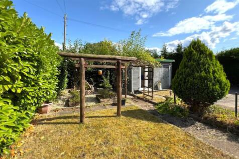 Front Garden (5).jpg
