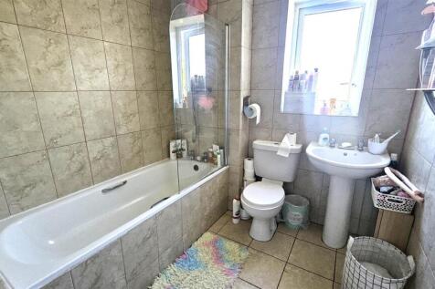 Bathroom.jpg