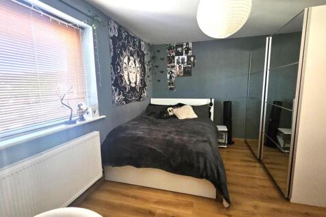 Bedroom One 3.jpg