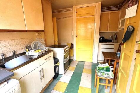 Kitchen (2).jpg