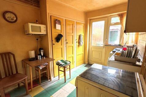Kitchen (1).jpg