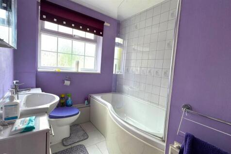 Bathroom.jpg