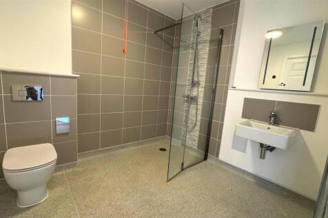 Shower Room.jpg