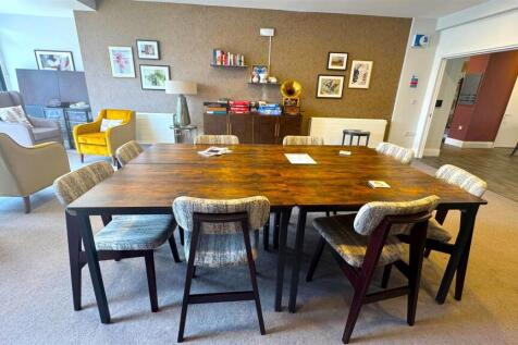 Dining room (2).jpg