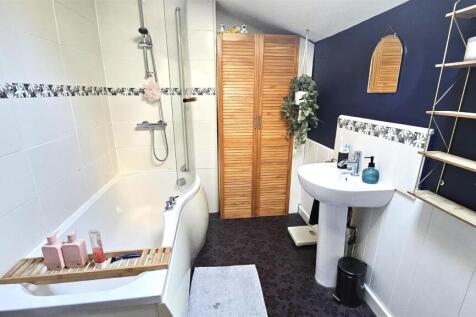 Bathroom.jpg