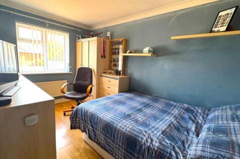 Bedroom 2 (1).jpg