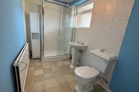 Shower Room.jpg