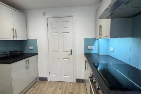 Kitchen (2).jpg