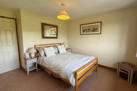 Bedroom 4 (2).jpg