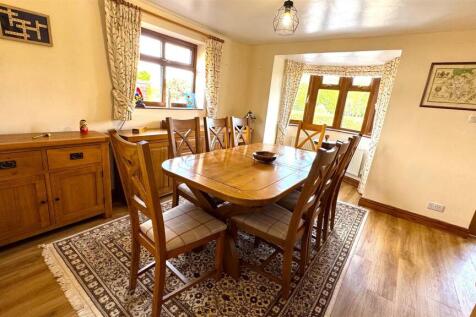 Dining Roomm (4).jpg