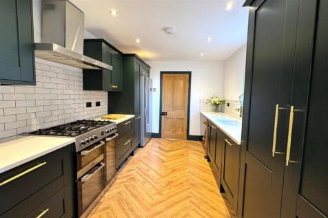 Kitchen (1).jpg