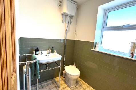 Shower Room (2).jpg
