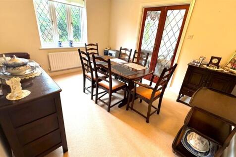 Dining Room (2).jpg