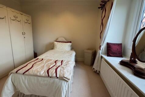 Bedroom 3 (2).jpg