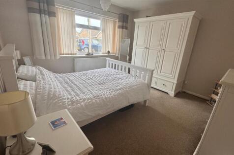 New Bedroom One (3).jpg