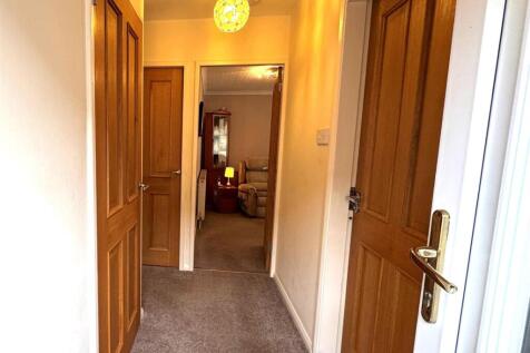 Hallway (2).jpg