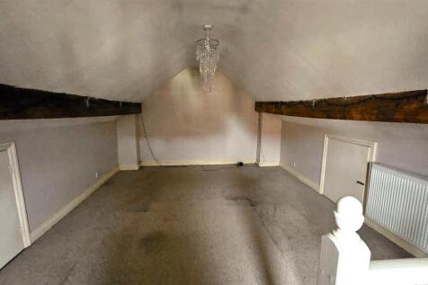 Attic Room (2).jpg