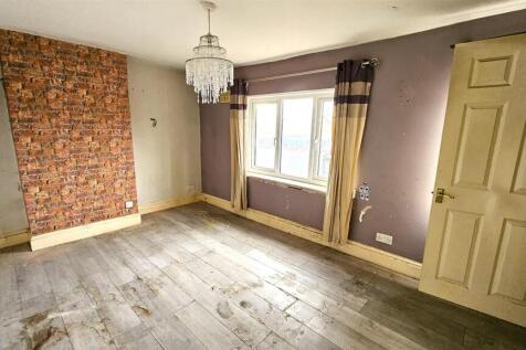 Living Room.jpg