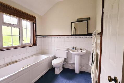 Bathroom.jpg