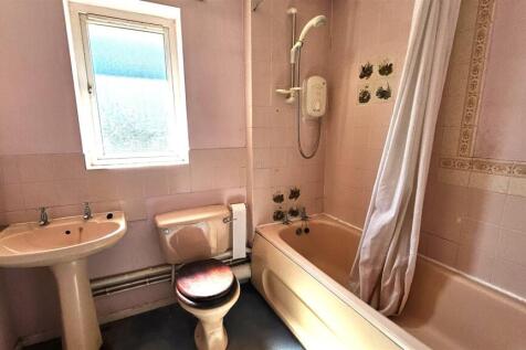 Bathroom.jpg