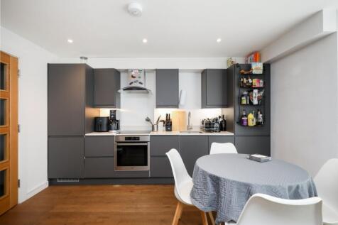 Kitchen/Dining Area