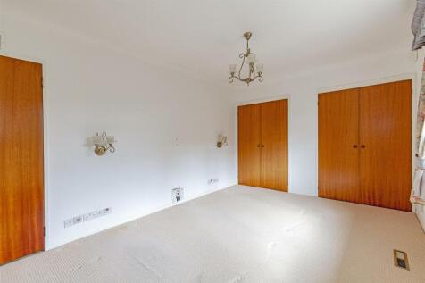 Bedroom 1-1.jpg