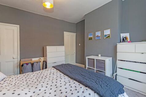 Bedroom 1-3.jpg