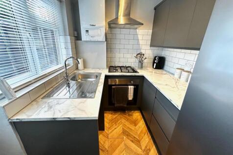 kitchen 2.jpg