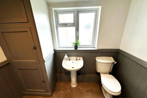 bathroom 5.jpg