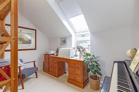 Bedroom 3-1.jpg