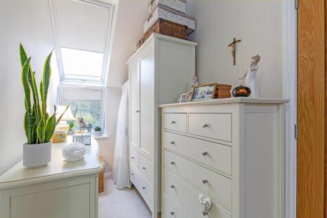 Bedroom 1-3.jpg