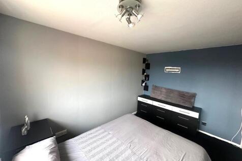 bed 2 2.jpg