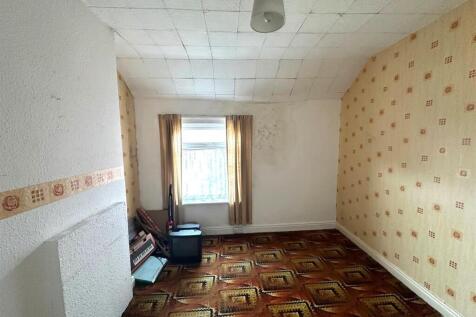bedroom 2 1.jpg