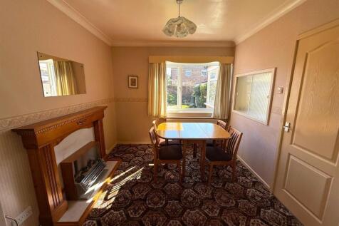 Dining room 1 .jpg