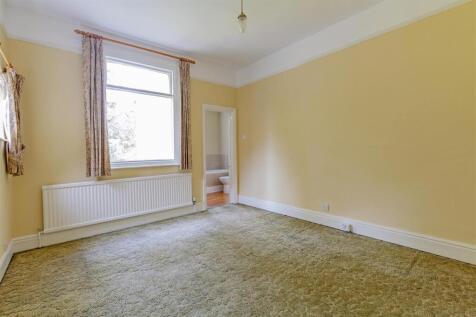 Bedroom 3-2.jpg