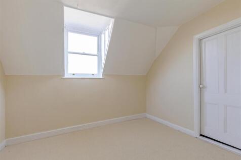 Bedroom 5-1.jpg