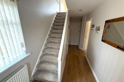 Hallway 2.jpg
