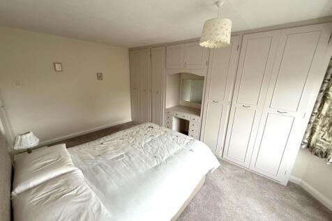 Bedroom 1 2.jpg