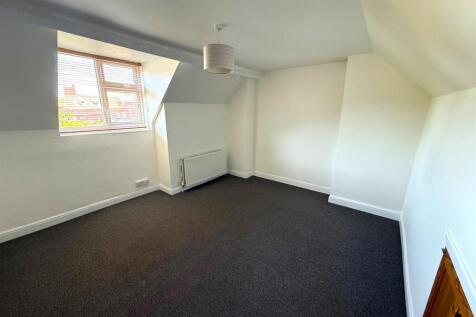 attic room 1.jpg