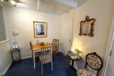 dining room 1 .jpg