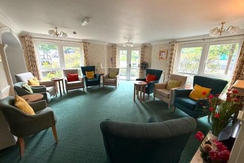 Communal lounge 1.jpg