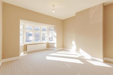 Bedroom 1-1.jpg