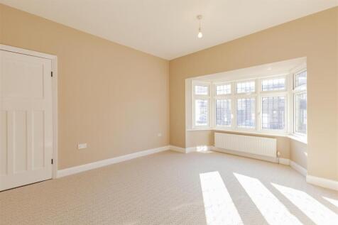 Bedroom 1-2.jpg