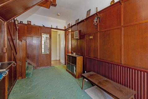Entrance Hall-1.jpg
